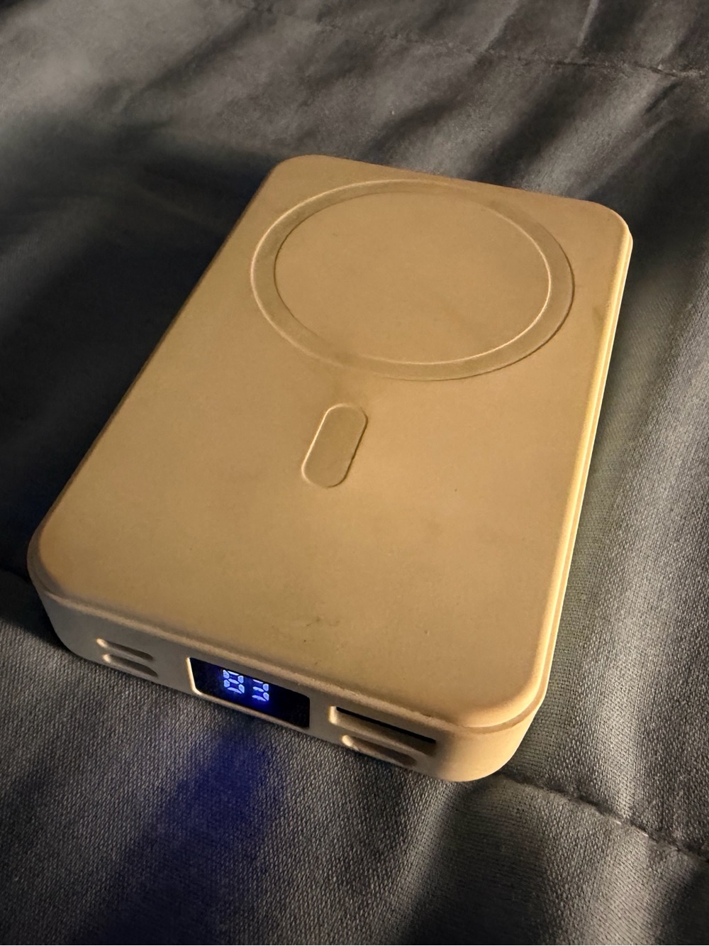 10000mah MagSafe Portable Charger with USB A/C/Micro Outlets
